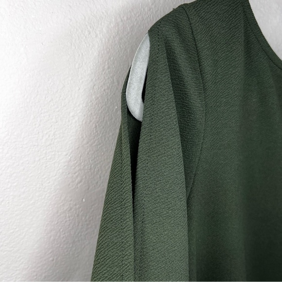 SMALL GREEN ENVELOPE OLIVE GREEN BLOUSE SLIT SLEEVE STRETCH - Picture 2 of 11